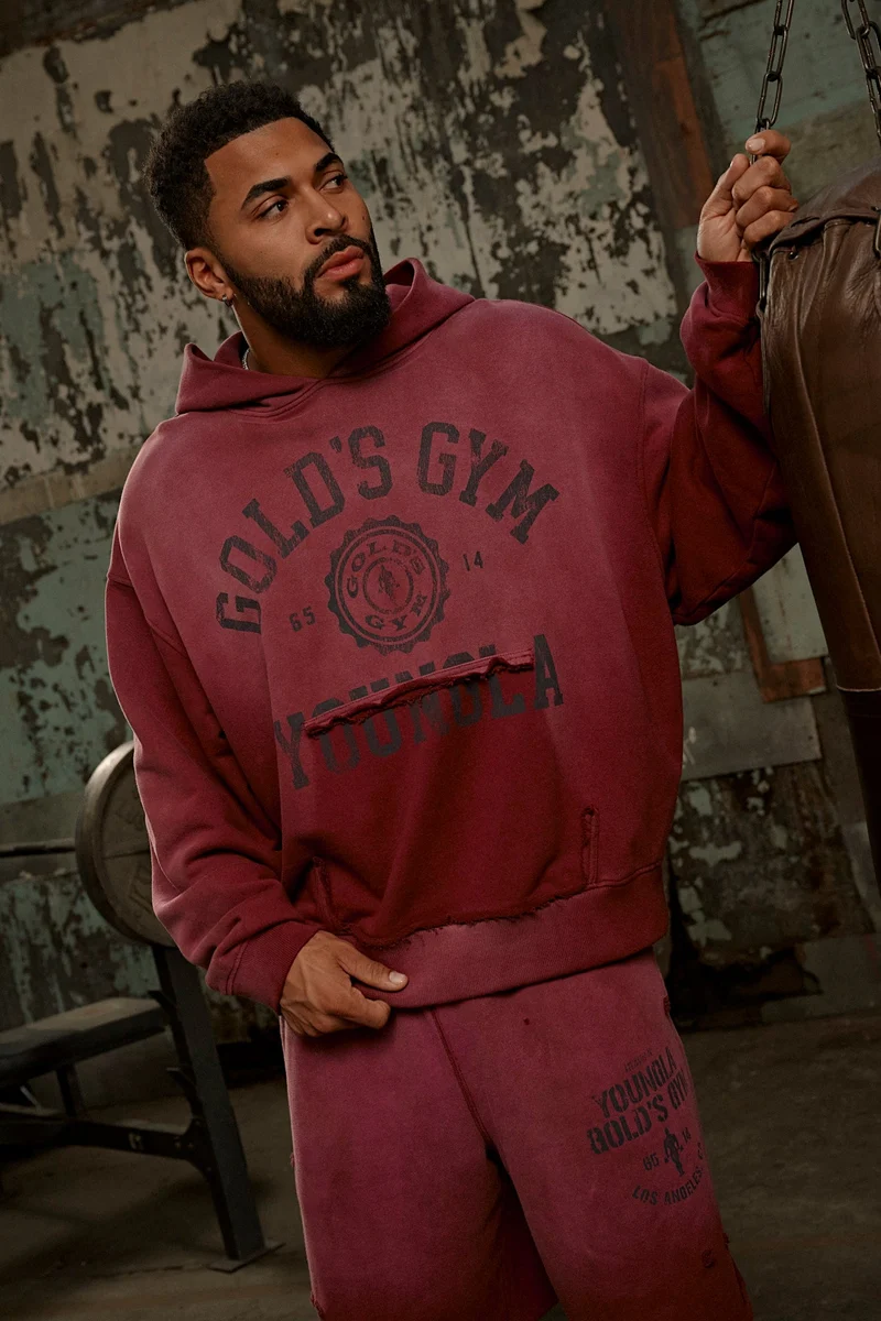 YLA12703.16.webp Sweats à capuche YoungLA Gold’s Iron Legacy ornés d’un blason